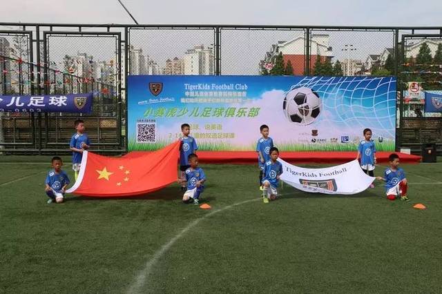 球员们也纷 球员们也纷