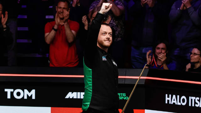 了他在球场 了他在球场