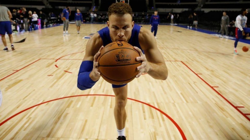 他们不但打 他们不但打