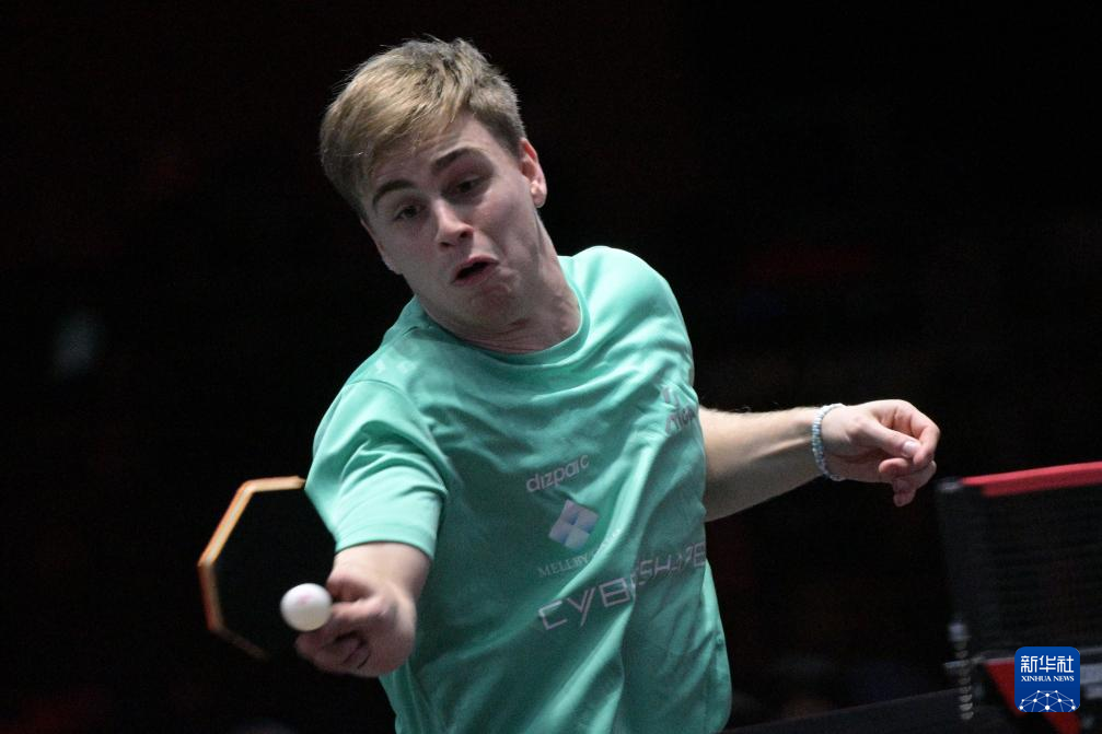 持强势进攻 持强势进攻